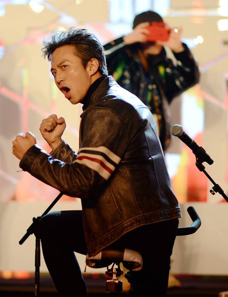 邓超最新综艺节目，变化的力量，自信与成长的旋律之旅