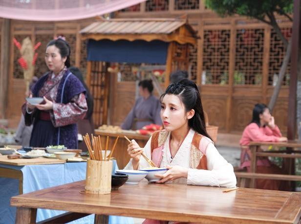 废材视频最新更新回顾，背景、重要事件与地位影响一览