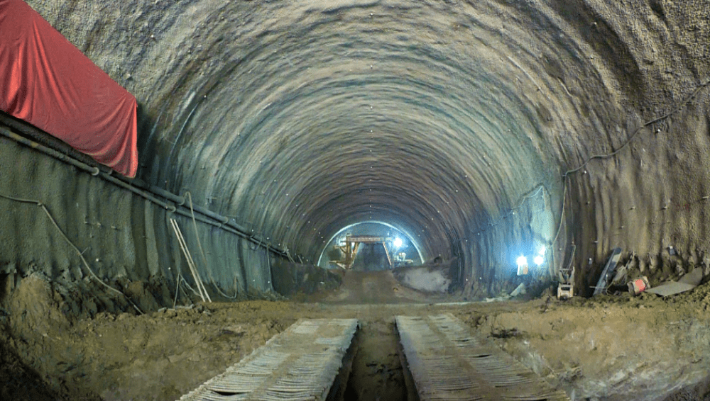 盘朝高铁最新进展，速度与激情，展现变化的力量