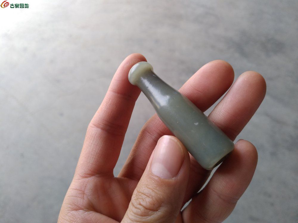 和田青玉老烟嘴最新价格揭秘,最新行情及市场动态分析