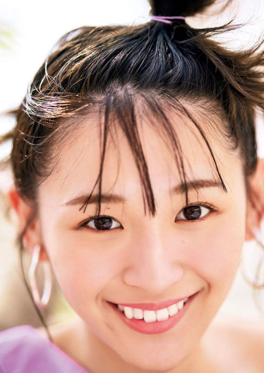 浅川莉奈最新写真,小巷风情与隐藏特色小店揭秘