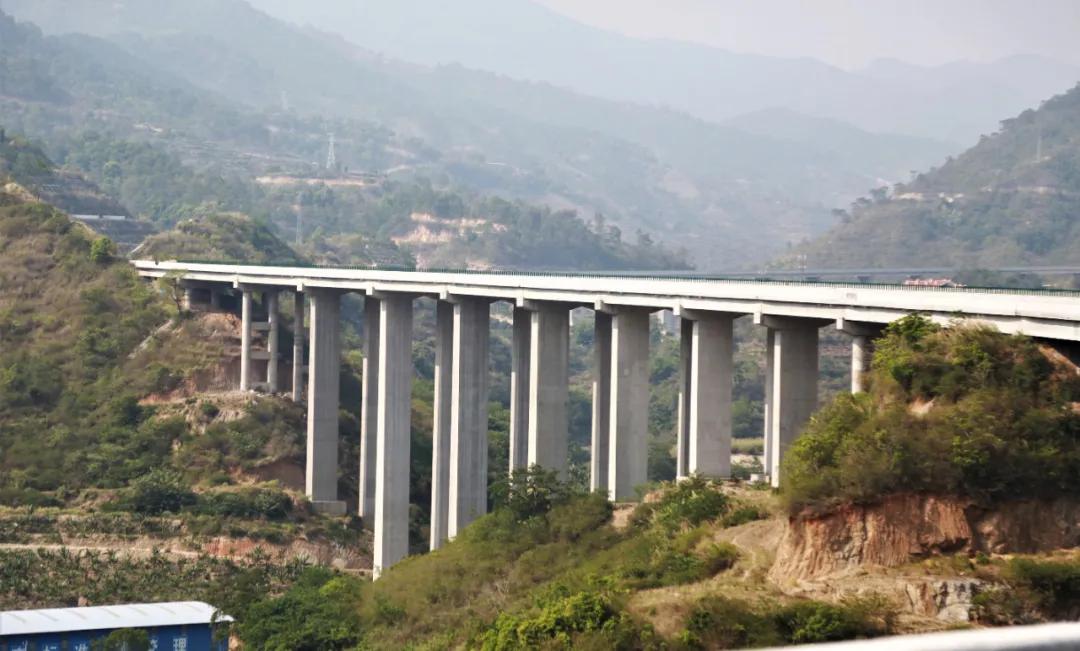 红河高速公路最新动态，最新论述与进展概述