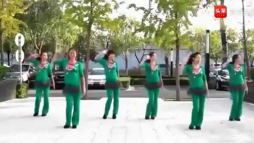最新广场舞激情燃烧，爱的热力四射