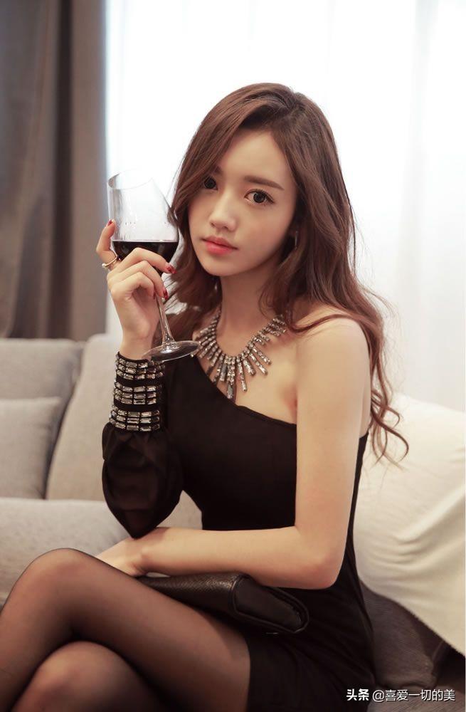 孙允珠最新时尚图片大放送，引领潮流的十二月风尚之选！