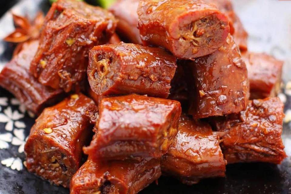 绝味鸭脖最新价格表，小巷美食的秘密