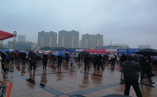 新港开发区科技招聘会，未来生活预览，职场盛宴开启！