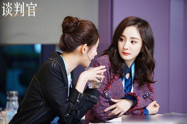 杨幂与黄子韬的最新动态，学习之旅中的变化与自信成就感的融合。