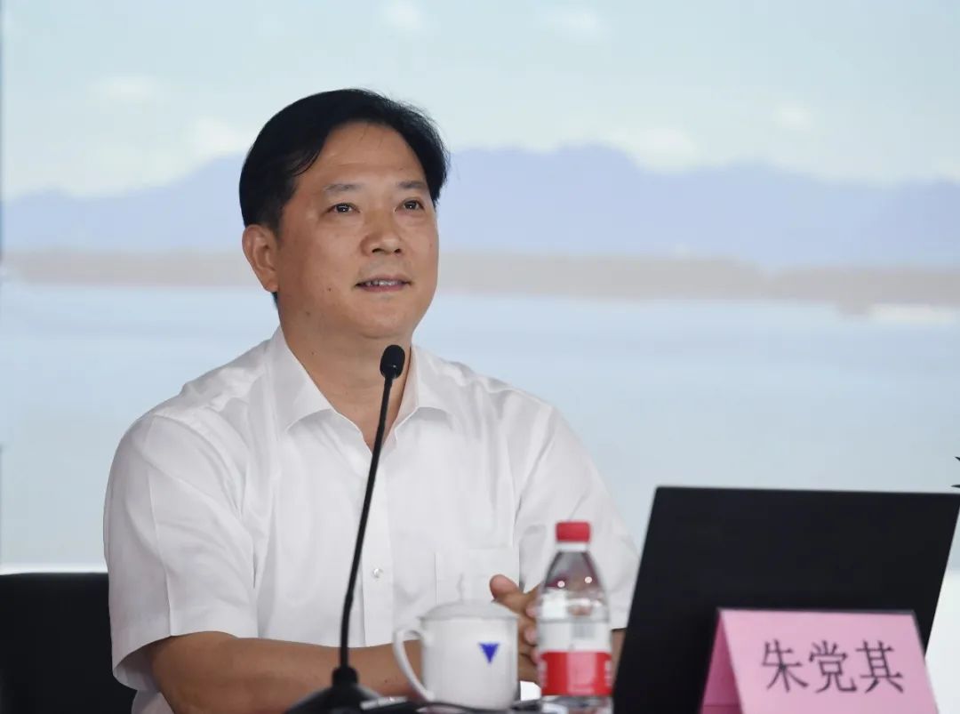 杭州市朱党其最新任免，自然美景探索之旅的领导者变动