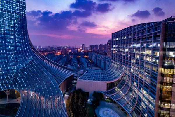 台风洛克最新消息2024，自然美景探索之旅启程