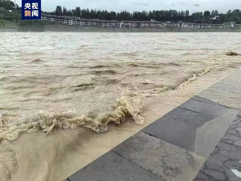 万州洪水最新消息,万州洪水下的温情故事