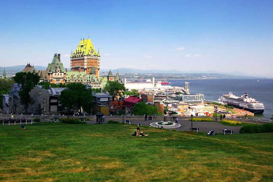 魁省移民最新政策揭秘,探索隐藏瑰宝的小巷之旅