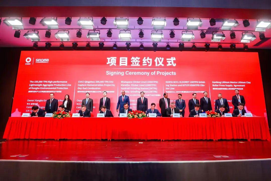 数字峰会最新动态揭秘,小巷深处的数字故事与隐藏的特色小店揭秘