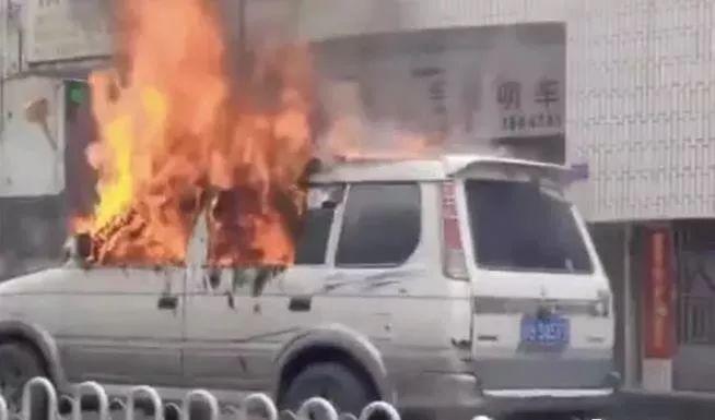 佛山拖车司机招聘信息揭秘,探寻小巷特色之旅的驾驶之旅启程了!