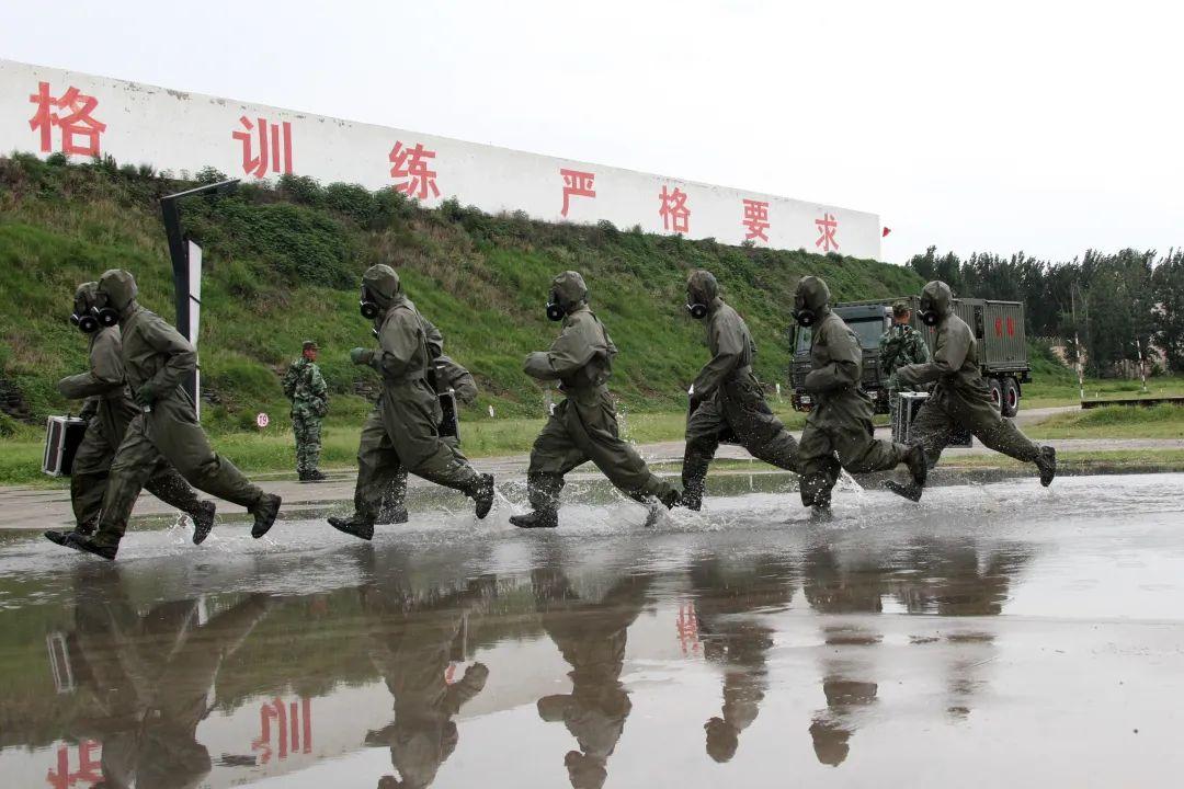 强军战歌歌咏比赛视频，小巷深处的军旅音符盛宴