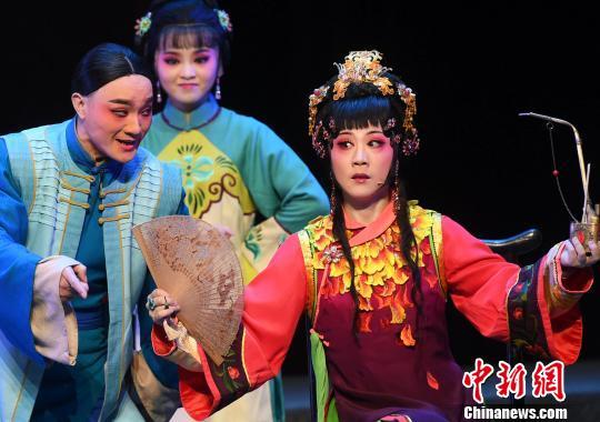 演艺领域的辛勤耕耘者,耕演员之路