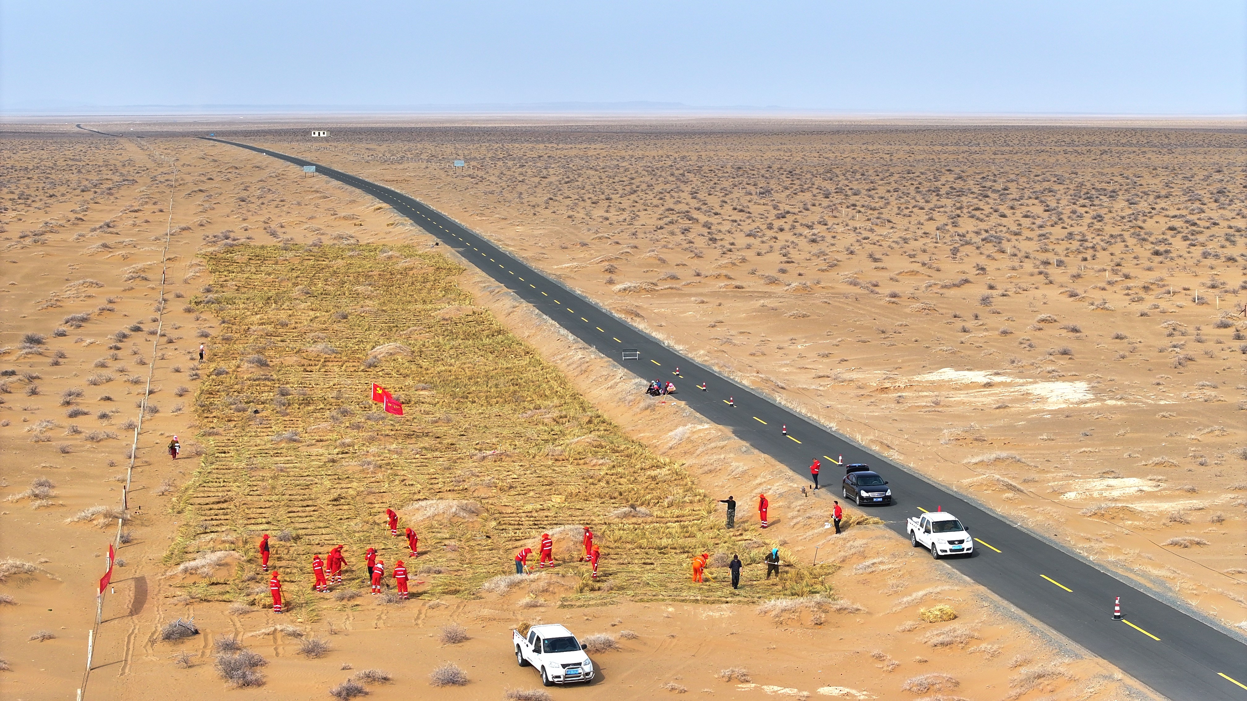 民勤穿沙公路最新进展,沙漠中的奋斗与显著成就