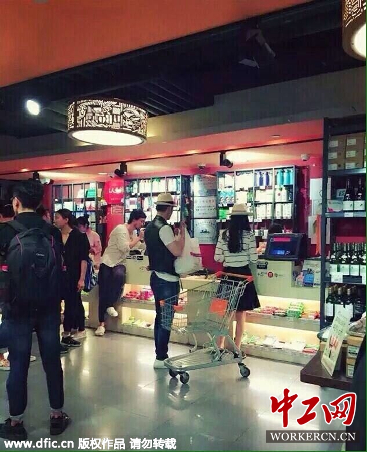 揭秘商场明星的成功之路与独特魅力风采