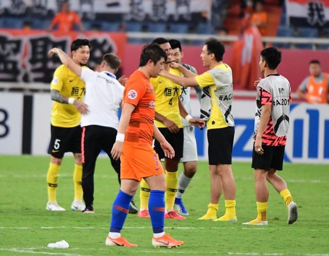 鲁能赛场热血拼搏,荣耀再现最新比赛