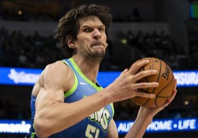 NBA湖人队最新交易动态及全新阵容重塑篮球未来,科技引领震撼登场。