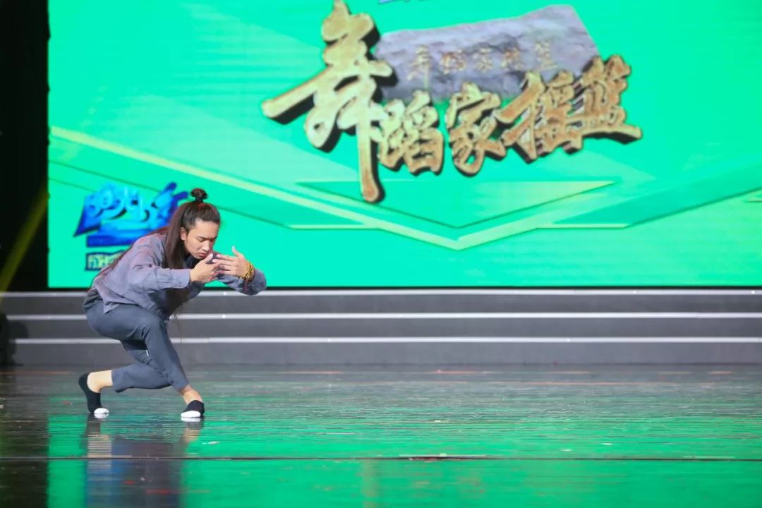 胡阳演员，星光璀璨，演艺之路熠熠生辉