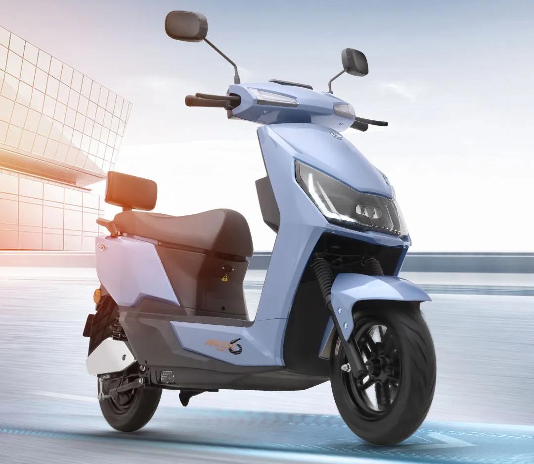 爱玛电动车新款科技重塑出行,未来触手可及,引领城市出行新潮流