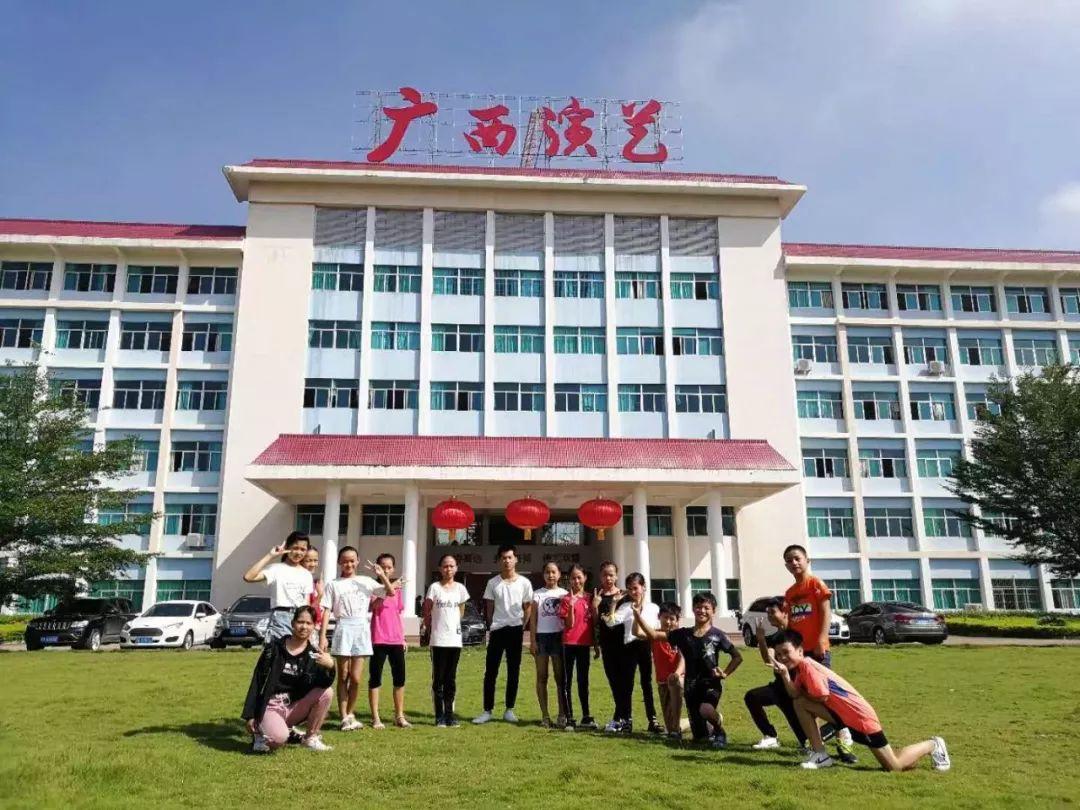 演员培训学校，孕育明星摇篮，打造未来之星