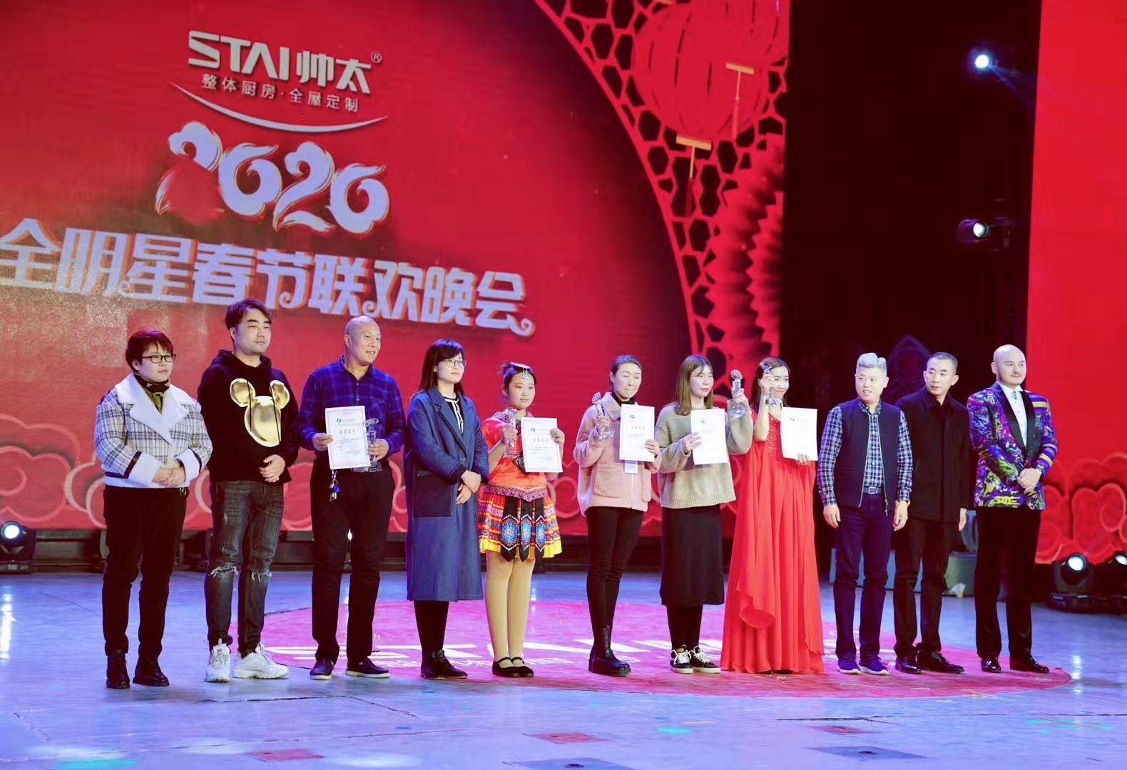 演员张硕，与自然美景的邂逅，探寻内心宁静之道