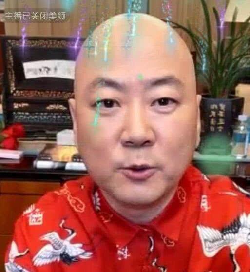 潘长江与自然美景的轻松之旅