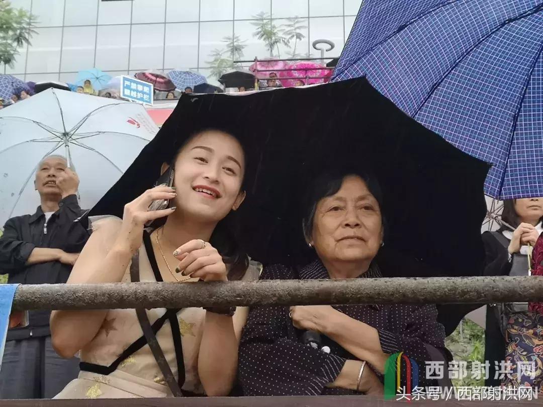 射洪县龙舟比赛摄影展，瞬间捕捉传统盛事的魅力